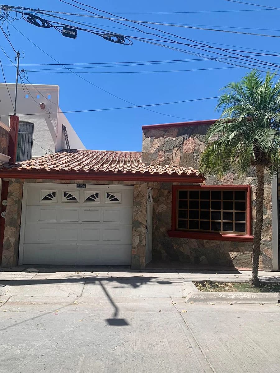 CASA EN RENTA VILLAS DE CORTEZ