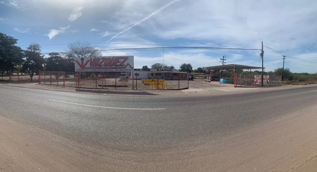 LOCAL COMERCIAL EN RENTA CARRETERA A NAVOLATO