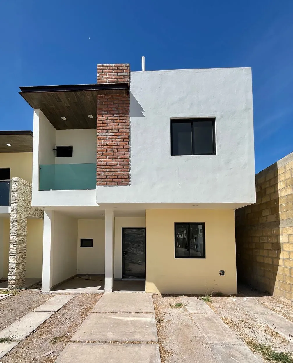 CASA NUEVA EN VENTA PRIVADA VERSALLES