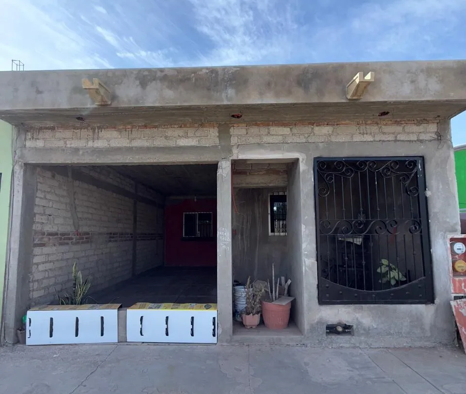 CASA EN VENTA LA CANTERA V